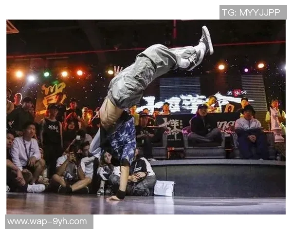 足球街球大神贾尼尔的传奇之路与街头文化的完美结合